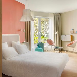 Zimmer mit Kingsize-Bett